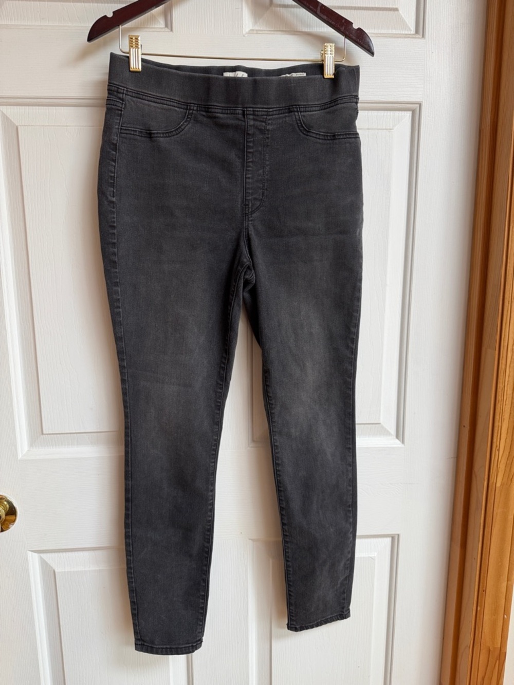 Wonderly Charcoal Stretch Jeggings